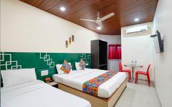 FabHotel Kailash Park