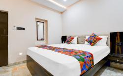FabHotel Padmakar Kashi