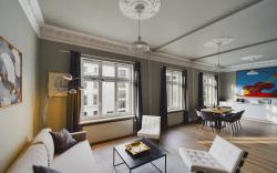 Art Apartments