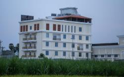 Leaf Hotel
