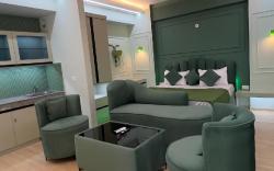 DLF Mypad Comfort Keepers|STUDIO ROOM Apartment