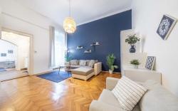 Sassoon - 2-bedroom elegant airy home at Deak ter