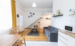 Sipone - fizzy studio right in the centre