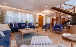 The Cloverleaf Villa With Private Pool