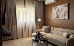 Stylish Apt02 in Al Shuhada | Walk to Metro&Cafes