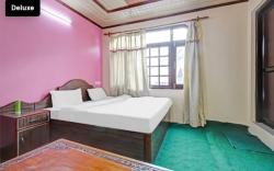Nishat Lake view resorts Srinagar