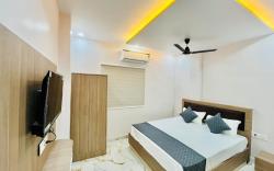 Goroomgo Pvs Grand Varanasi