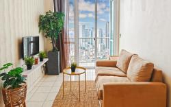Large 2BR Ambassador 2 Apt w/ Pool, Gym, WiFi 