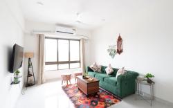 Boho, Breezy Sun-Kissed 2BHK Apt near Airport