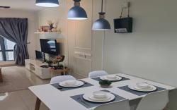  4-6pax Cozy Condo Near Mount Austin 2B/2R