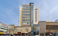 Yunik Hotel Jincheng People's Square Pedestrian Street