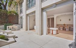 Sumptuous apartment with garden / Arc de Triomphe
