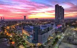 Amor apart. Pakuwon City Mall Surabaya Indonesia