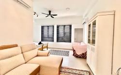 168 park Selayang /KLCC view/top floor/Condo