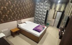 Hotel Aapno Shyam And Restaurant