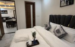 Ganga Nest | Cosy 2 BHK with Ganga View