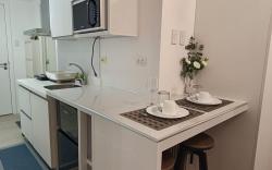 M & R Staycation Condo