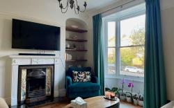 Gorgeous 4 bedroom Townhouse