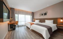 Home Inn Plus Jinan Zhangqiu Shuangshan Dajie Hexie Plaza