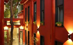YOYO PINKE HOTEL