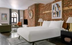 Sonder Penny Lane Apartments Old Montreal