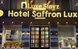 Luxe Stayz Saffron