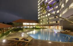 3BR Apartment with Sea View, WIFI, Pool & Gym