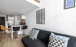 Bright duplex with a mezzanine - Cannes Center