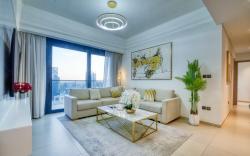Sky-High Charm: Exquisite 2BDR in Downtown