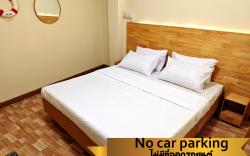 latitude 13 Room & breakfast