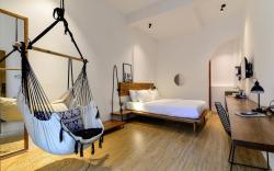 Leaf Signature Hotel - La Group