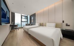 Atour Hotel Cixi Shanglinfang Yintai Department Store