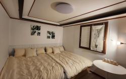 4. Hongdae, Myeongdong, Gangnam/Breakfast provided
