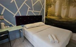 V Garden Hotel 2Pax QueenSuite MRT 01