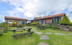 Jeju Oreum Pension