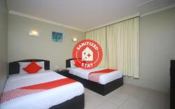 Super OYO 1027 Hotel London