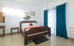 RedDoorz Premium @ Casa LenidaRose