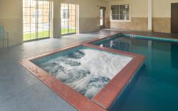 Platinum Inn & Suites Webster