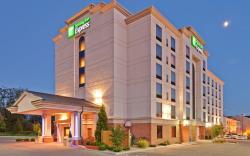Holiday Inn Express & Suites Bloomington By IHG