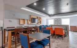 Holiday Inn Express Hotel & Suites Petersburg/Dinwiddie By IHG