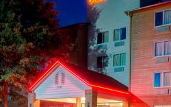 Red Roof PLUS+ Raleigh Downtown - NCSU/Conv Center