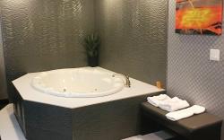 Red Carpet Inn Elmwood Park