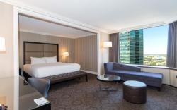 Sandman Signature Edmonton Downtown Hotel