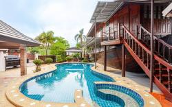 Luxury Iconic Royal Boat Pool Villa North Pattaya