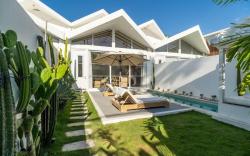 Sea Breeze Retreat 4: Modern 3BR Villa in Canggu