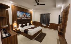 Hotel Luxeevista by Navodayans