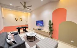 DeMUJI5 14PAX 4BR NearTC, PS4, PoolTable, Netflix