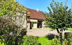 Cottage familial, grand jardin, toboggan, barbecue