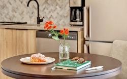 Sonder The Nealon Apartments