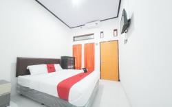 RedDoorz Syariah near Mall Roxy Banyuwangi 2